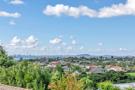 Photo of property in 12 Marlin Street, West Harbour, Auckland, 0618