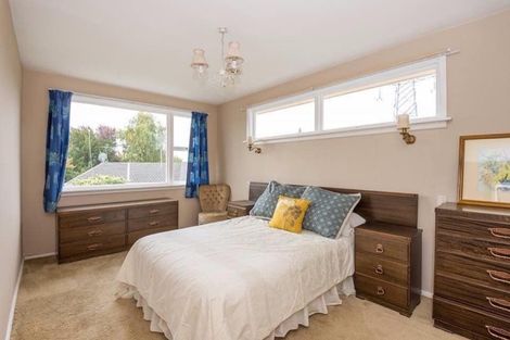 Photo of property in 16 Ilfracombe Place, Burnside, Christchurch, 8053