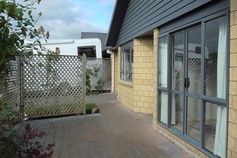 Photo of property in Henry Russell Estate, 16/36 Belgrove Drive, Waipukurau, 4200