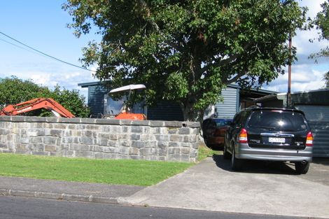 Photo of property in 8 Abbotleigh Avenue, Te Atatu Peninsula, Auckland, 0610