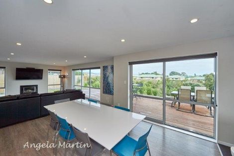 Photo of property in 140 Ruapehu Drive, Fitzherbert, Palmerston North, 4410