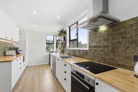 Photo of property in 110 Main Road, Titahi Bay, Porirua, 5022