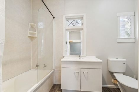 Photo of property in 22 Ranfurly Road, Papatoetoe, Auckland, 2104