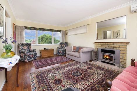 Photo of property in 63 Beechdale Crescent, Pakuranga Heights, Auckland, 2010