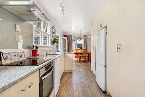 Photo of property in 55 Welcome Bay Road, Welcome Bay, Tauranga, 3112