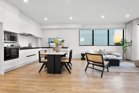 Photo of property in 1/258 Lake Road, Hauraki, Auckland, 0622