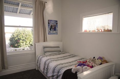 Photo of property in 17 Nikau Grove, Woburn, Lower Hutt, 5010