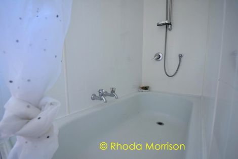 Photo of property in 42 Sandy Beach Road, Tinopai, 0593