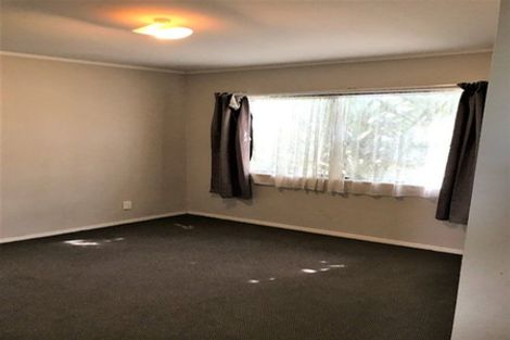 Photo of property in 4 Dungarvon Place, Clendon Park, Auckland, 2103