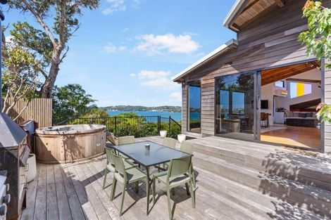 Photo of property in 1/3 Swann Beach Road, Stanmore Bay, Whangaparaoa, 0932