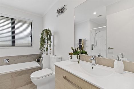 Photo of property in 9 Manatu Close, Whangamata, 3691