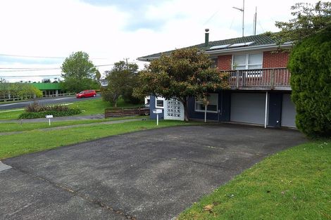 Photo of property in 2 Anne Road, Hillcrest, Auckland, 0627