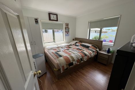 Photo of property in 18 Patts Avenue, Glendene, Auckland, 0602