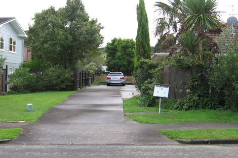 Photo of property in 21 Gulf Crest, Bucklands Beach, Auckland, 2012