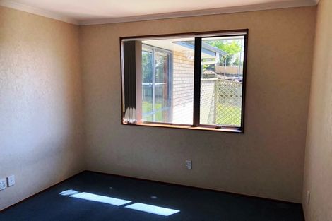 Photo of property in 2 Surrey Lane, Glenview, Hamilton, 3206