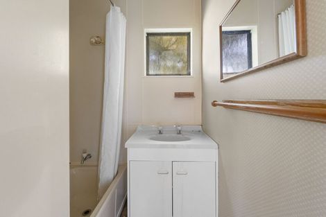 Photo of property in 102 Wakeman Road, Acacia Bay, Taupo, 3330