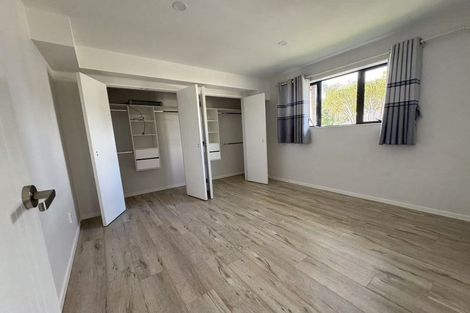 Photo of property in 1/20 Peach Road, Glenfield, Auckland, 0629