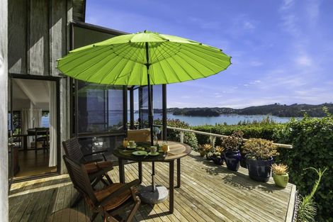 Photo of property in 200 Te Wahapu Road, Russell, 0272