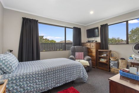 Photo of property in 257 Queenspark Drive, Parklands, Christchurch, 8083