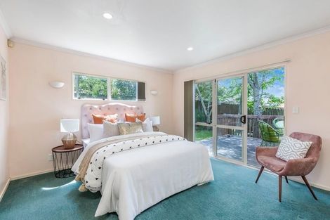 Photo of property in 35 Trotting Terrace, Fairview Heights, Auckland, 0632