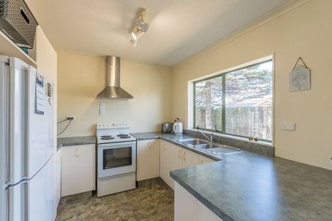 Photo of property in 33 Rosewood Place, Paraparaumu, 5032
