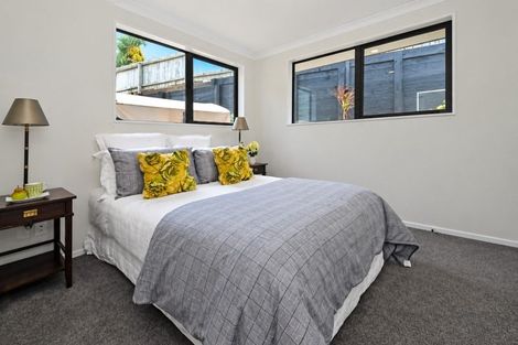 Photo of property in 33 Saralee Drive, Manurewa, Auckland, 2105