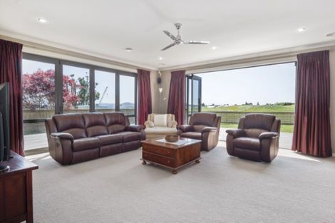 Photo of property in 27 Devoy Drive, Owhata, Rotorua, 3010