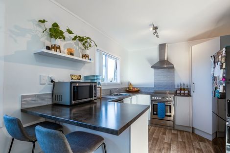 Photo of property in 1/34 Lambrown Drive, Totara Vale, Auckland, 0629