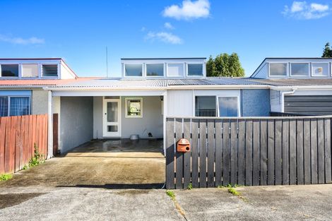 Photo of property in 6 Westmere Place, Takaro, Palmerston North, 4412