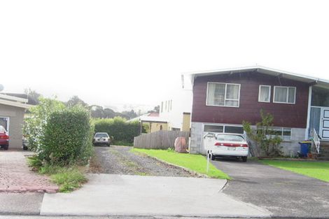 Photo of property in 32 Renata Crescent, Te Atatu Peninsula, Auckland, 0610