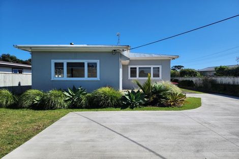 Photo of property in 464 South Road, Omata, New Plymouth, 4374