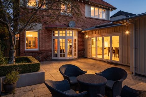 Photo of property in 355 Highgate, Roslyn, Dunedin, 9010