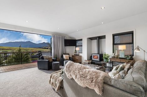 Photo of property in 31 Rannoch Drive, Jacks Point, Queenstown, 9371