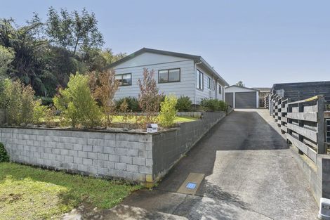Photo of property in 118 Riversdale Drive, Merrilands, New Plymouth, 4312