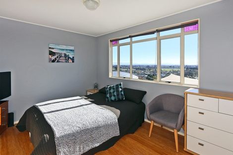 Photo of property in 15 Woodford Heights, Havelock North, 4130