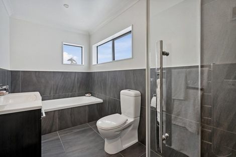 Photo of property in 81 Endeavour Drive, Whitby, Porirua, 5024