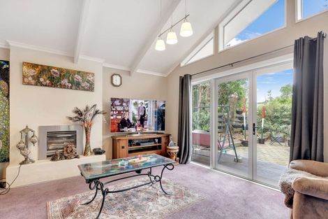 Photo of property in 16 Antrim Place, Hokowhitu, Palmerston North, 4410