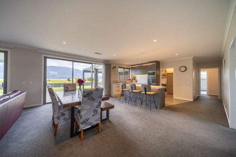 Photo of property in 21 Red Deer Place, Te Anau, 9600