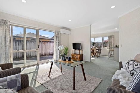 Photo of property in 15 Thistlewood Avenue, Hamilton East, Hamilton, 3216