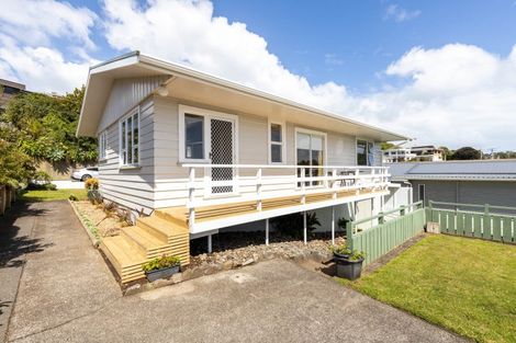 Photo of property in 6 Annandale Street, Lynmouth, New Plymouth, 4310