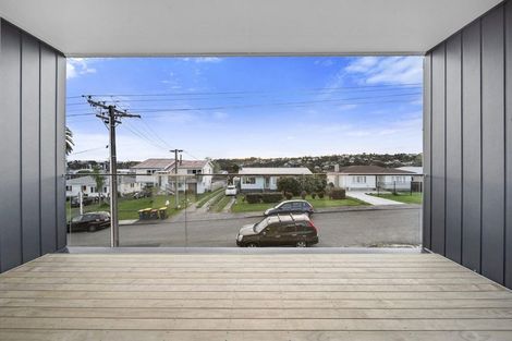 Photo of property in 1/17 Sunnyfield Crescent, Glenfield, Auckland, 0629