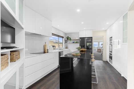 Photo of property in 36 Downing Street, Crofton Downs, Wellington, 6035