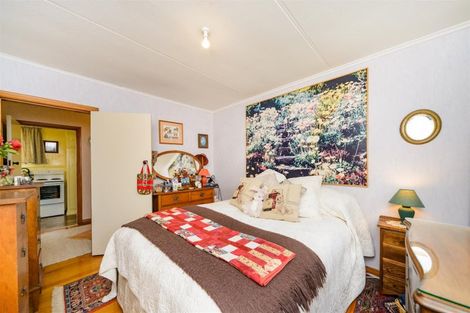 Photo of property in 27 Holland Crescent, Bulls, 4818