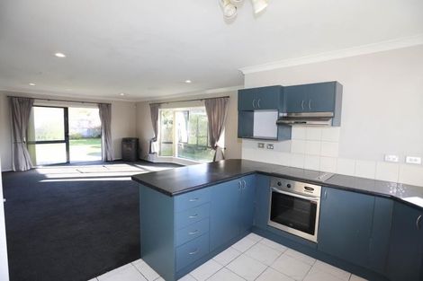 Photo of property in 79 Coolspring Way, Redwood, Christchurch, 8051