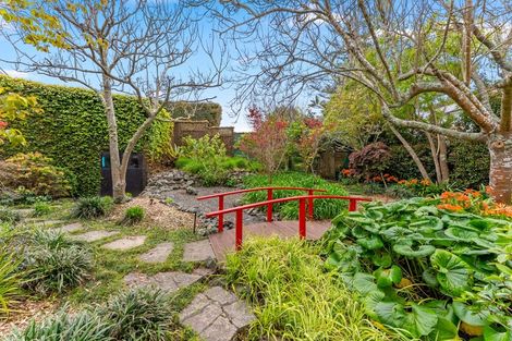 Photo of property in 21a Forrest Hill Road, Milford, Auckland, 0620