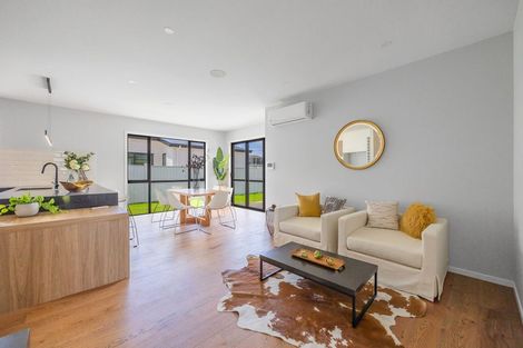 Photo of property in 14 Madden Avenue, Kumeu, 0810