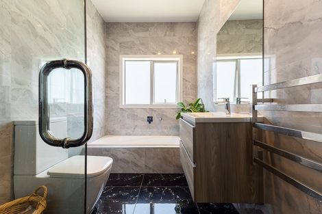 Photo of property in 21a Avion Terrace, Raumati Beach, Paraparaumu, 5032