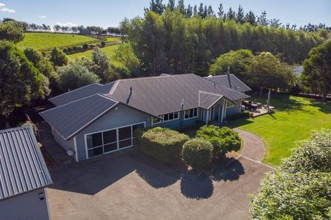 Photo of property in 35 Oram Drive, Turitea, Palmerston North, 4472