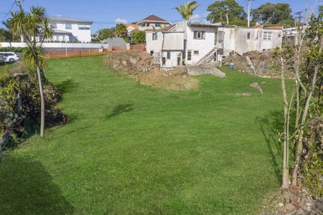 Photo of property in 19 Omana Road, Milford, Auckland, 0620