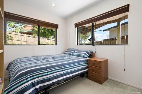 Photo of property in 2/4 Mercury Lane, Windsor Park, Auckland, 0632